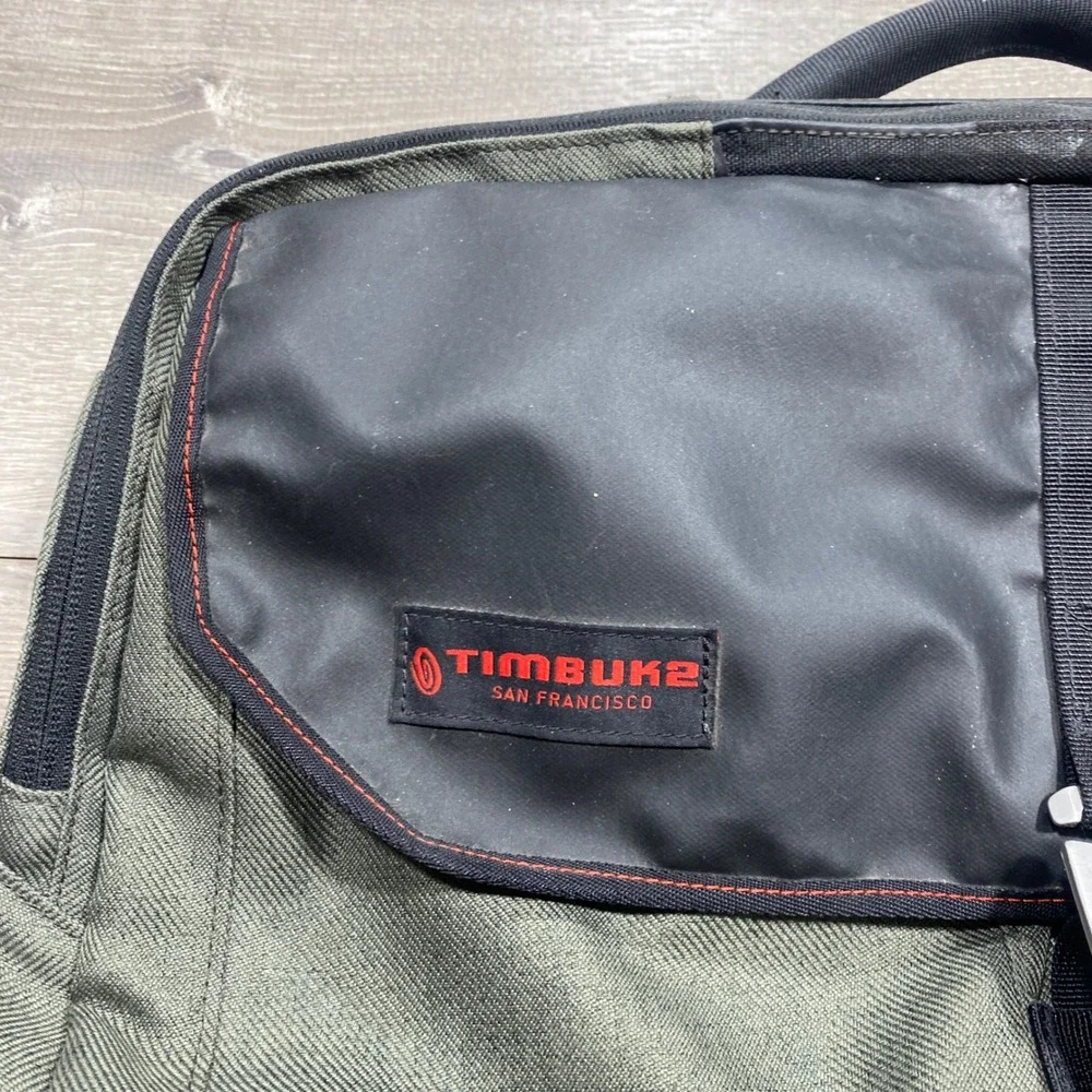 Timbuk2 Laptop Bag‎ 20 Inch Green Soft Case Mens Briefcase Padded Compartment